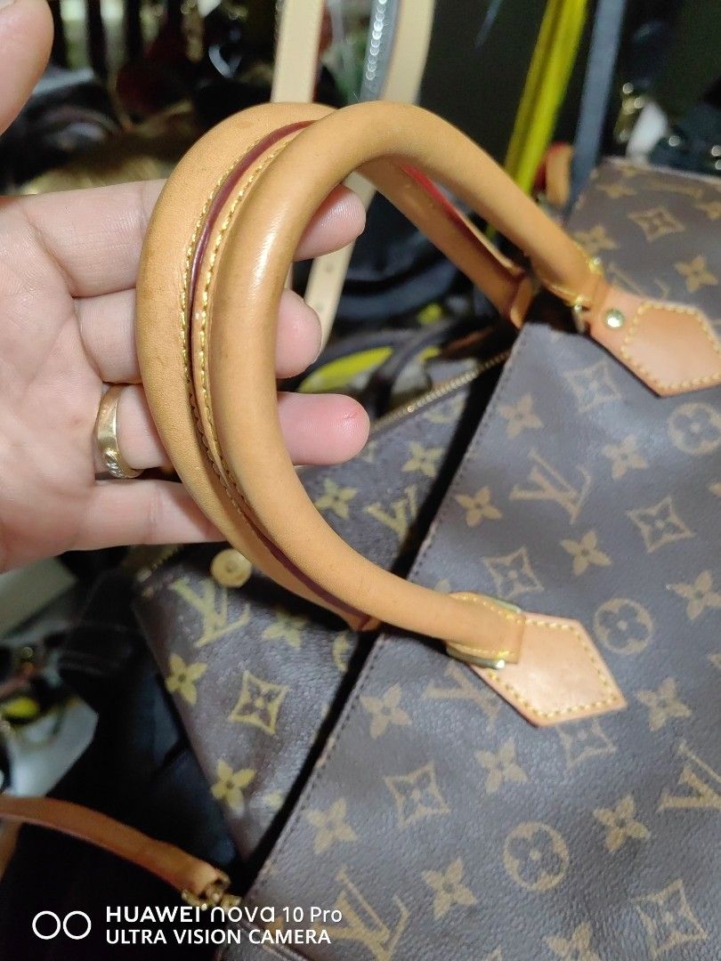 Lv sacplat (Category: Shoulder Bags) located in Bacolod City. Submitted by darriebags88 (Listing ID 1462835817, Image 1). Description: large coded no flaw.