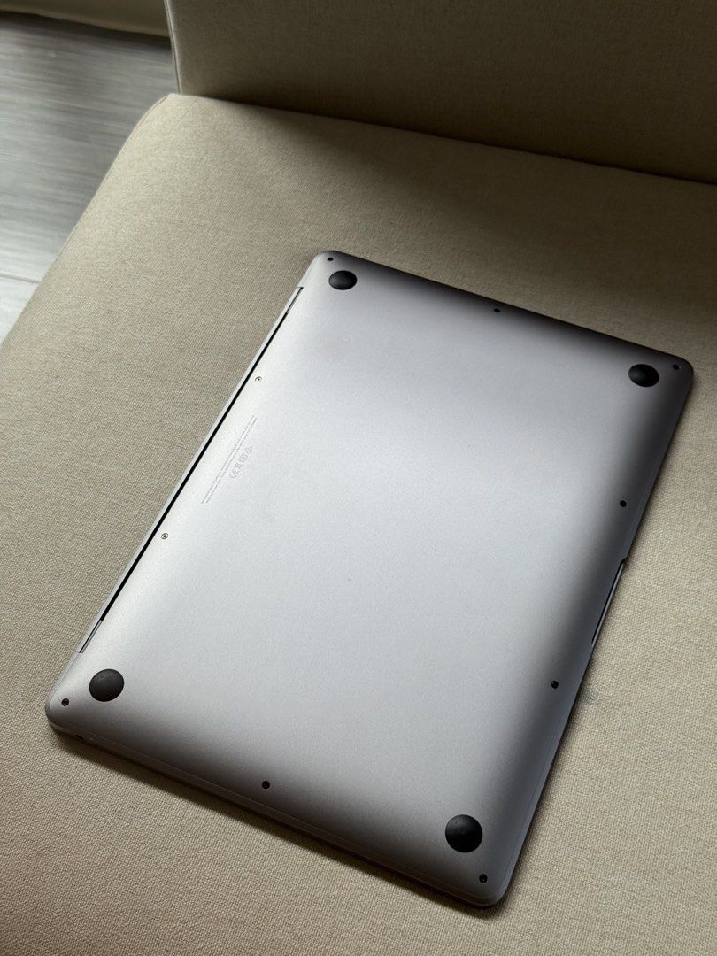 MacBook Air 13-inch 2020 (Category: Laptops & Notebooks) located in Makati City. Submitted by hotdrops (Listing ID 1462885134, Image 2). Description: NEGOTIABLE 20k Intel Core i3 8GB RAM 256GB SSD Retina Display Intel Iris Plus Graphics Touch ID Battery Health: Normal macOS Sonoma Personal unit. Everything working properly. Selling because I’m upgrading. Barely have scratches. .