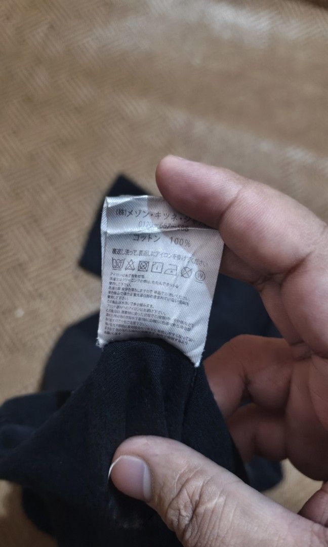 Maison Kitsune Shirt (Category: Tshirts & Polo Shirts ) located in Mandaue City. Submitted by kulasyow (Listing ID 1462860492, Image 3). Description: Maison Kitsune As per Gemini AI 2012 Onwards "daw" Slightly Faded na sa may neck Color rate 8/10 Check Photos nalang 180 nalang yan Dimes: 18.5x28 Cebu Loc.