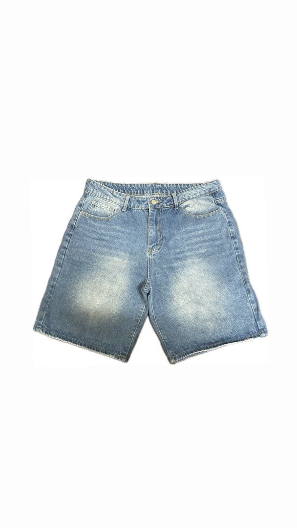 Manfinity Light Wash Denim Shorts (Category: Shorts) located in Quezon City. Submitted by jimmychuus (Listing ID 1462841080, Image 1). Description: - Manfinity Denim Shorts - Light wash - Size: L (17Wx22L) .