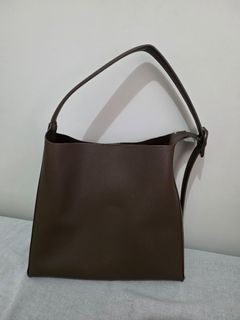 (Category: ) located in . Submitted by rosegoldandshine (Listing ID 1462706853, Image 1). Description: .