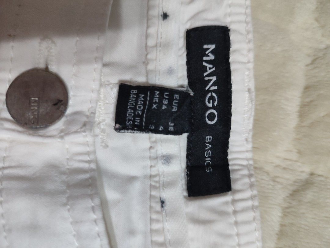 3pcs White Embroidered Denim Shorts (Category: Shorts) located in Cainta. Submitted by boldhorse_d62227 (Listing ID 1462741895, Image 3). Description: - Mango Jeans white denim shorts - Features embroidery on the sides - Frayed hem detail - Button and zip closure - Made in Bangladesh - Size: EUR 36, USA 6, MEX 6 buy 3 for ONLY 400 authentic Mango brand 09425878489.