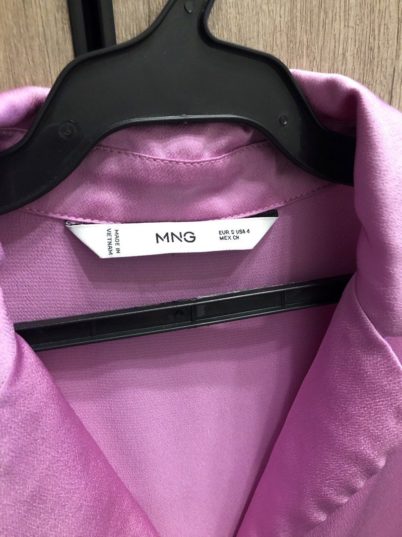 Mango Pink Satin Blouse (Category: Blouses) located in Makati City. Submitted by magwayr19 (Listing ID 1462787935, Image 2). Description: - MNG pink satin blouse - Sleeveless design - Collared neckline - Button-up front - Relaxed fit - Perfect for dressing up or down - NO LOWBALLERS PLEASE!.