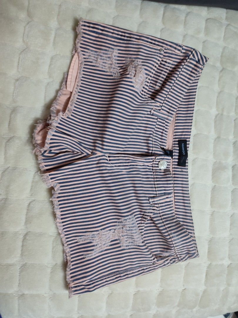 Mango Striped Denim Shorts (Category: Shorts) located in Cainta. Submitted by boldhorse_d62227 (Listing ID 1462727994, Image 2). Description: - Cute pink and navy striped shorts from Mango - Secure button and zip closure - Functional front and back pockets - Ideal for casual everyday wear original, no issues, stretch legit buyer only delivery,shoulder by buyer God bless 😊 09425878489.
