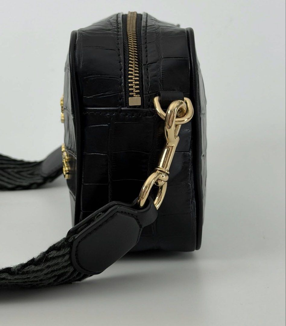 Marc Jacobs Croc Camera Bag (Category: Cross-body Bags) located in Manila. Submitted by truedragon.565ee4 (Listing ID 1462690809, Image 3). Description: Rfs: decluttering Last photo for price reference.