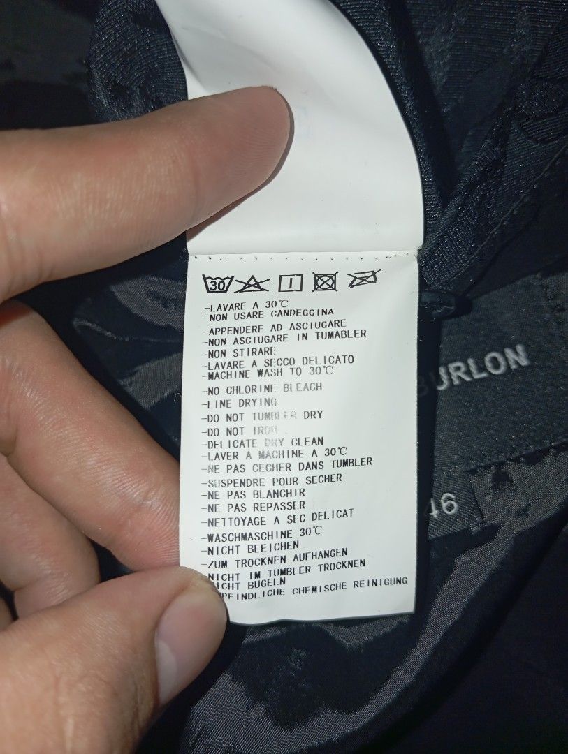 Marcelo Burlon Bomber Jacket Black Patches Size 46 (Category: Coats, Jackets and Outerwear) located in Guihulngan. Submitted by jaylordfra13193 (Listing ID 1462861425, Image 3). Description: - Brand: Marcelo Burlon - Style: Bomber Jacket - Color: Black - Design: All-over pattern with multiple front patches - Closure: Zipper - Size: 46 - Origin: Made in Italy - Condition: Please check photos for details Dimes 20x25.5.