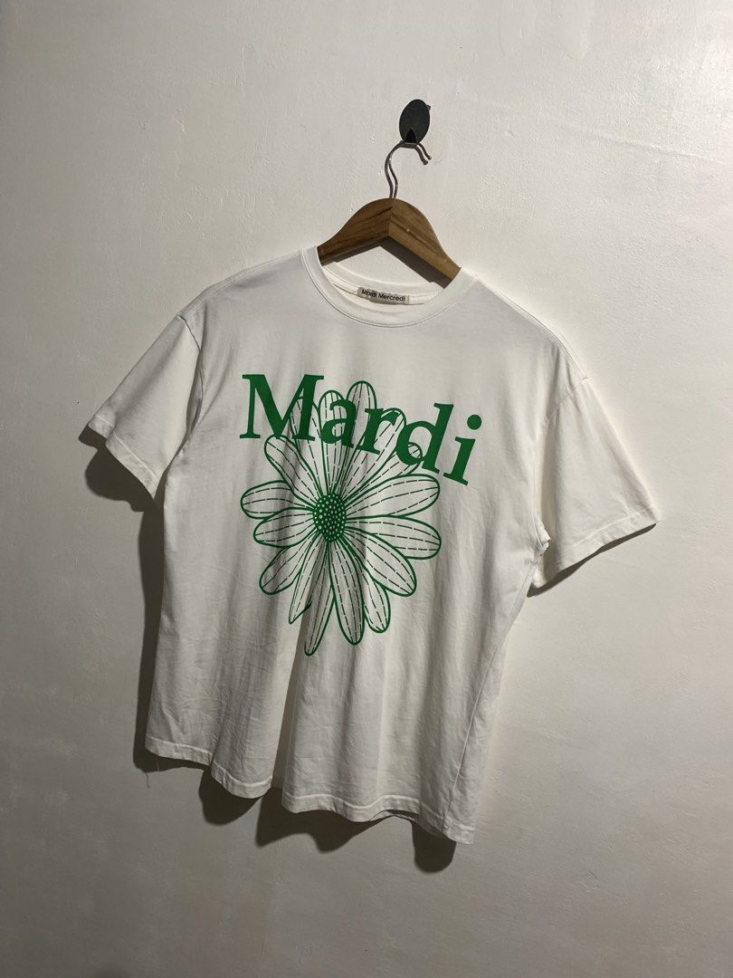 MARDI MERCREDI FLOWER PRINT TEE (Category: Shirts) located in Gumaca. Submitted by getscore.ph (Listing ID 1462842148, Image 3). Description: WTS ❗️MARDI MERCREDI FLOWER PRINT TEE❗️ ✅Size: M on tag ✅Dimes: Width 20 Length 26 ✅Color Rate: 9.5/10 ✅Condition: Excellent ✅Issue: None Color may due to lightning NEED WASH FRESH FROM BALE DM ME TO PURCHASE 📥📥 📍Loc. Gumaca,Quezon 📍Courier: JNT EXPRESS.