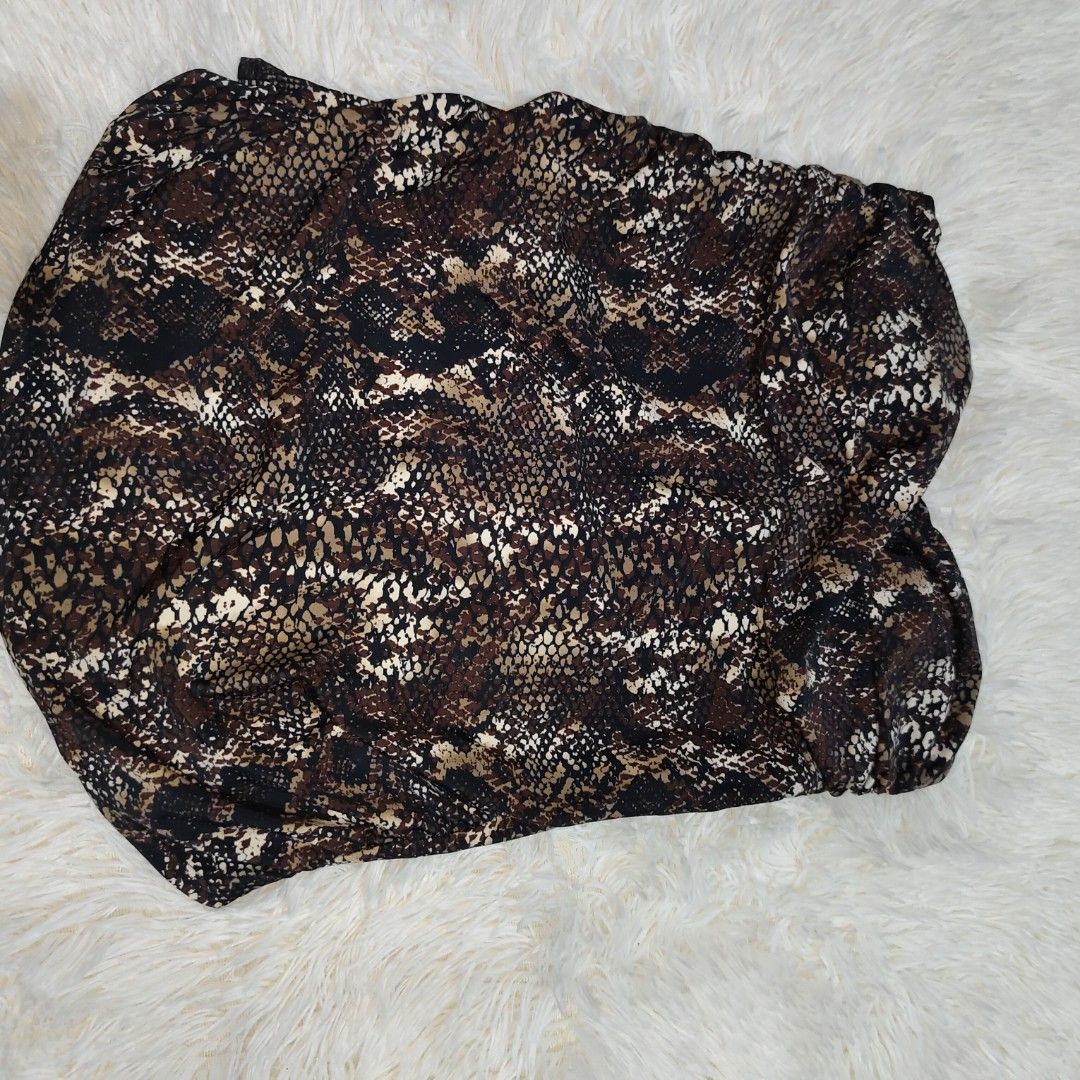 Maternity Swimsuit Top (Category: Bikinis & Swimsuits) located in Bacoor. Submitted by sayd17 (Listing ID 1462769579, Image 2). Description: for pregnant takini top pero fit sya s di buntis n medium to large frame body.