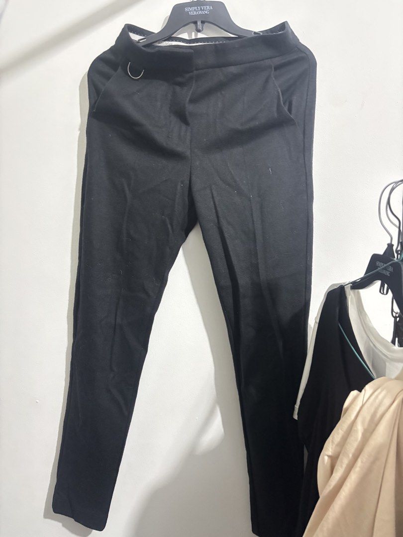 Max mara (Category: Luxury Apparel) located in Manila. Submitted by kingblaize (Listing ID 1462835554, Image 1). Description: Max mara pants .