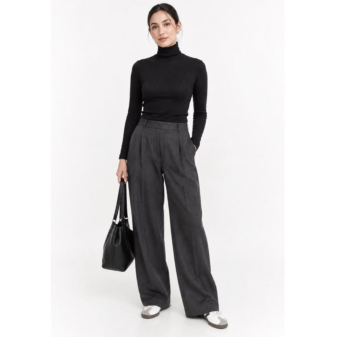 Medium HEATTECH UNIQLO Black Turtleneck Long Sleeve Top (Category: Longsleeves) located in San Jose del Monte. Submitted by vanessabarredo (Listing ID 1462683749, Image 2). Description: Condition: Like New Classic black UNIQLO HEATTECH turtleneck in a lightweight, smooth and stretchable fabric. A versatile cold-weather layering essential that also looks sleek worn on its own. Measurements: Width: 18” — stretchable Length: 23.5” Best fits: Medium.