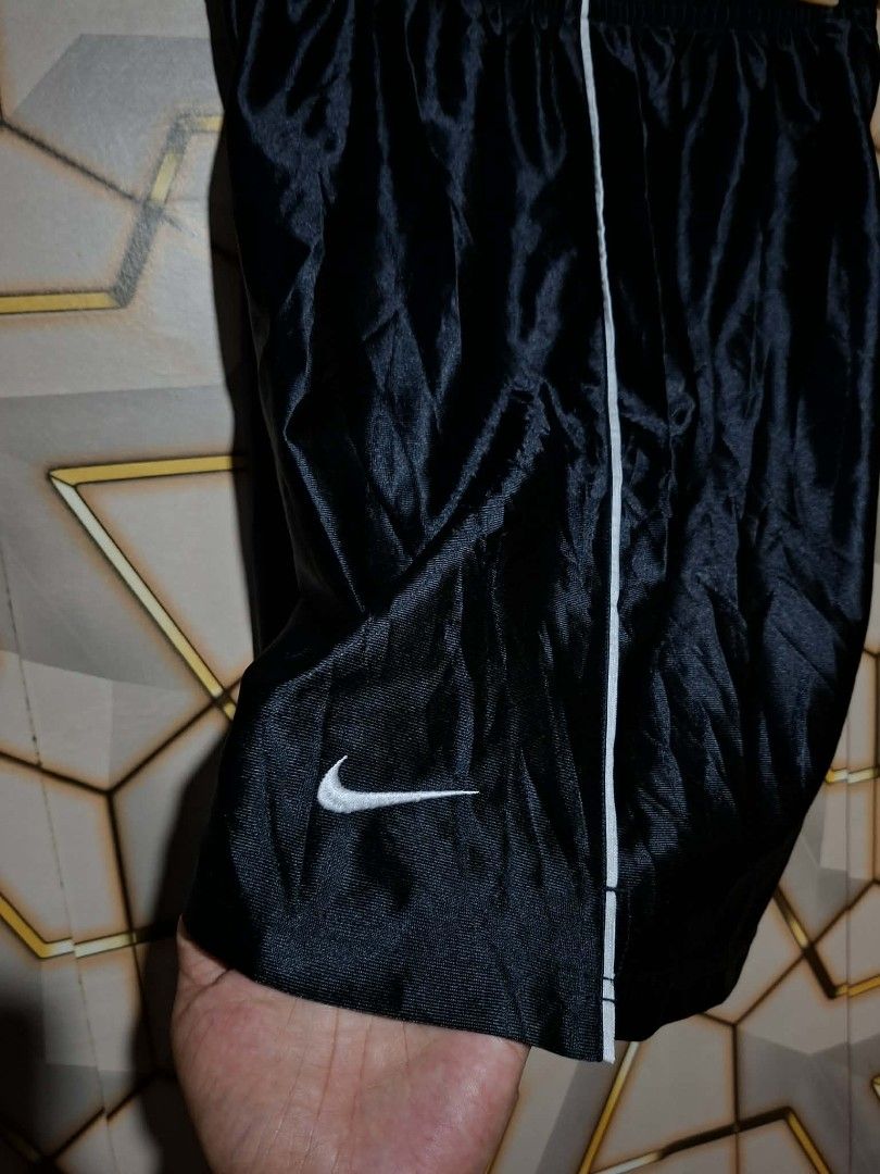 Men's Nike BAthletic Shorts (Category: Shorts) located in Tagaytay City. Submitted by joyjavier1230 (Listing ID 1462683686, Image 3). Description: men's Nike athletic shorts as new condition no issues 10/10 color rate - Size: Medium (fits waist 28-34 inches) - Length: 19.5 inches - Leg opening: 12.5 inches - Made in Thailand - Ideal for sports and casual wear authentic ✅✅✅ 380+shipping fee location: Tagaytay shipping via jnt mop: gcash dm to purc