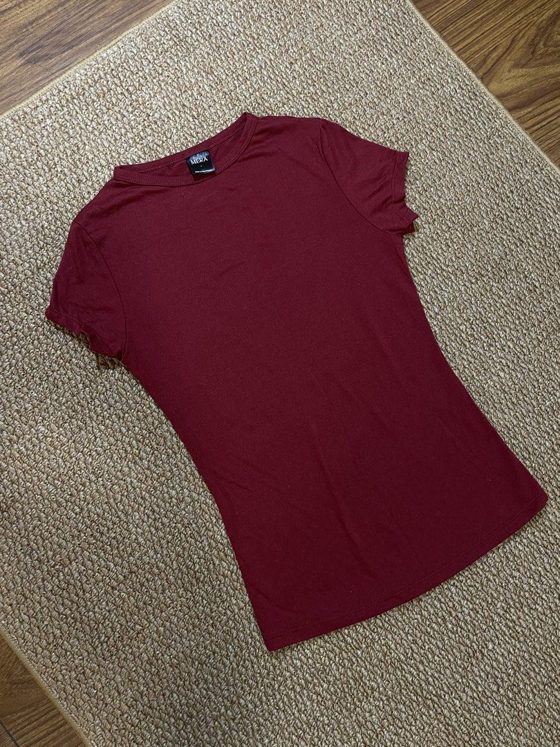 MERA Burgundy T-shirt (Category: Shirts) located in Pasig City. Submitted by miafml-closet-cleanout (Listing ID 1462769025, Image 1). Description: - marked size L but it fits me well (petite) ! :) posted price is fixed ♡ will not respond to hagglers. 💵 mop: gcash / bdo / maribank / unionbank 🛵 courier: any as long as arranged by buyer 🙅🏻‍♀️ no requested worn photos ❌ no meet-ups.