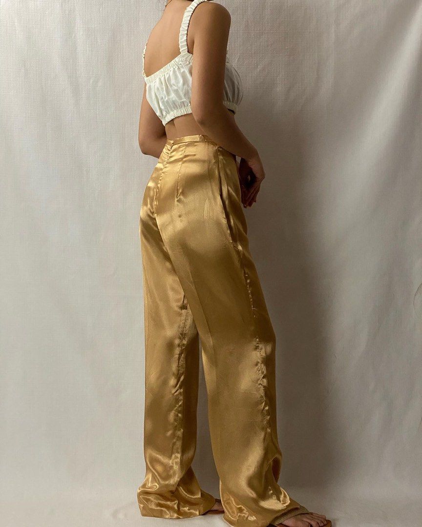 Metallic Gold Pants (Category: Other Bottoms) located in San Felipe. Submitted by thewaltzingdead (Listing ID 1462779121, Image 2). Description: - No lining - W26 L42.