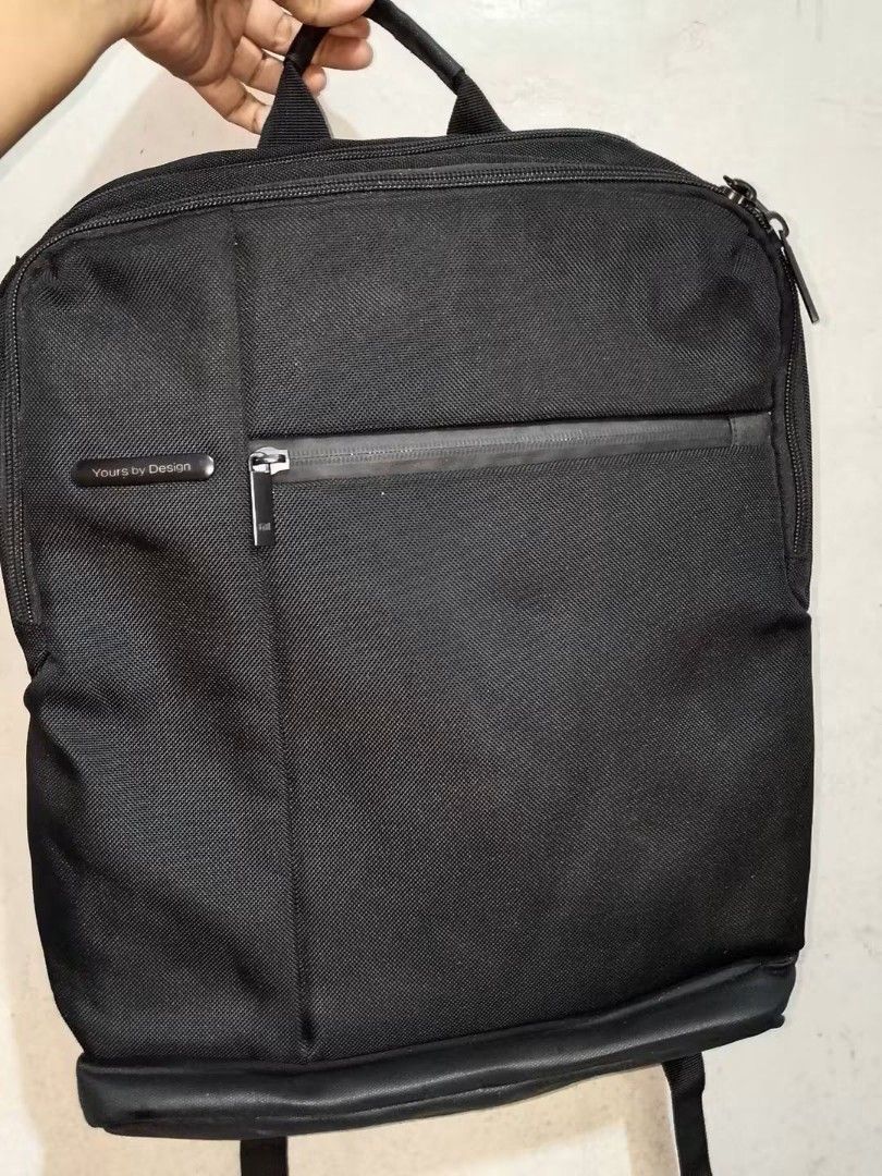 MI Backpack (Category: Backpacks) located in Sison. Submitted by myraholshoppe_05 (Listing ID 1462825657, Image 1). Description: MI backpack with laptop compartment in excellent condition✨.