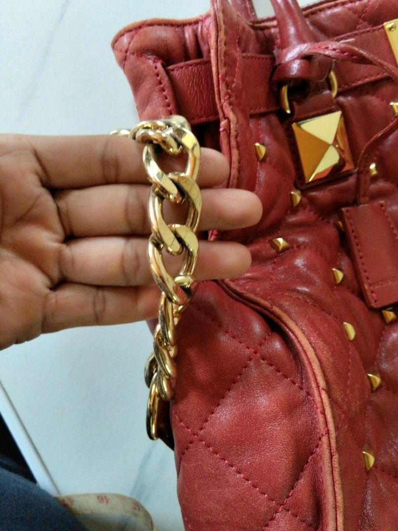 Michael kors (Category: Luxury Bags & Wallets) located in Aloran. Submitted by luvky_9 (Listing ID 1462825089, Image 2). Description: .