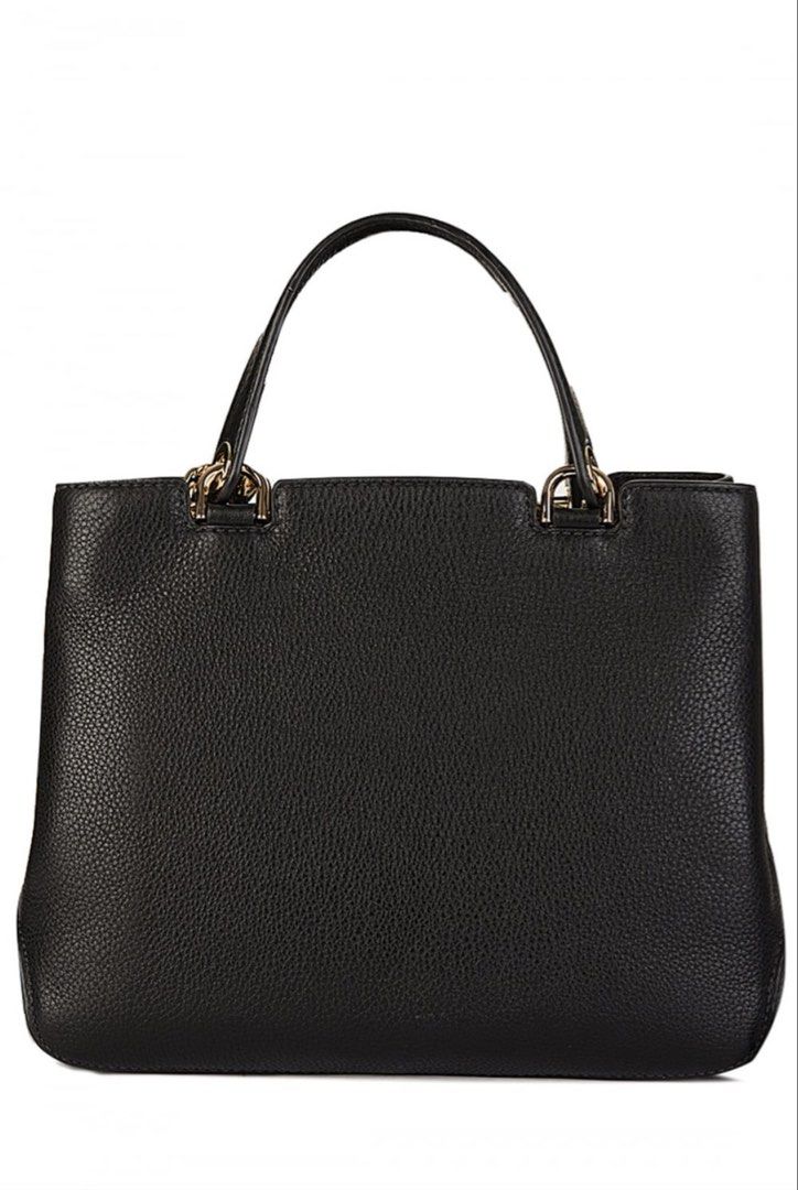 Michael Kors Anabelle crossbody bag (Category: Luxury Bags & Wallets) located in Manila. Submitted by kimscorner (Listing ID 1462712261, Image 3). Description: ✓ Michael Kors Anabell crossbody bag featuring a distinctive gold-tone MK logo hanging charm. ✓ This is 100% original Michael Kors bag bought directly in the USA. ✓ This is a preloved item. ✓ Original but slight sign of usage but not abused. ✓ Excellent condition. ✓ More actual pictures up