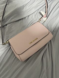 (Category: ) located in . Submitted by zethbuggin (Listing ID 1462757330, Image 1). Description: .