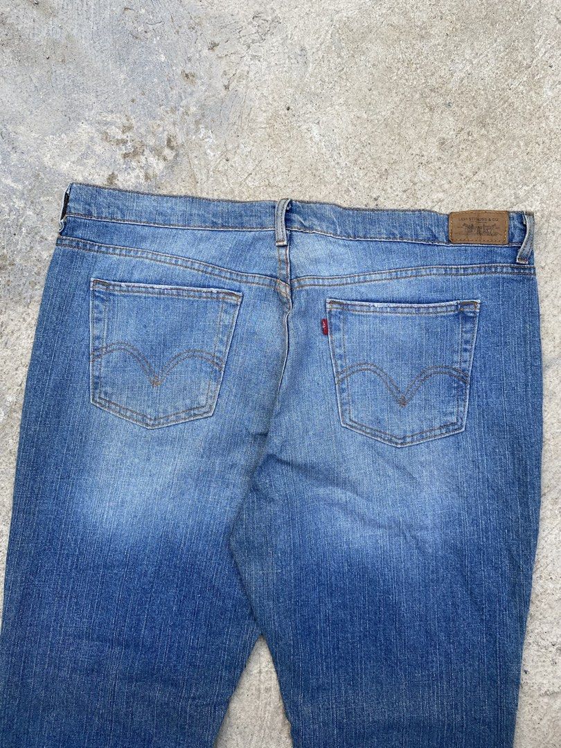 Mid-2000s Levis 515 Bootcut (Category: Jeans) located in Cebu City. Submitted by gianperothrifter (Listing ID 1462803401, Image 3). Description: Mid-2000s Levis 515 Bootcut width 38 inches length 42 inches leg opening 10 inches Excellent condition 680 php.