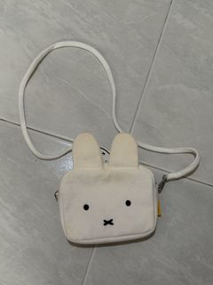 (Category: ) located in . Submitted by hyuun (Listing ID 1462725174, Image 1). Description: .