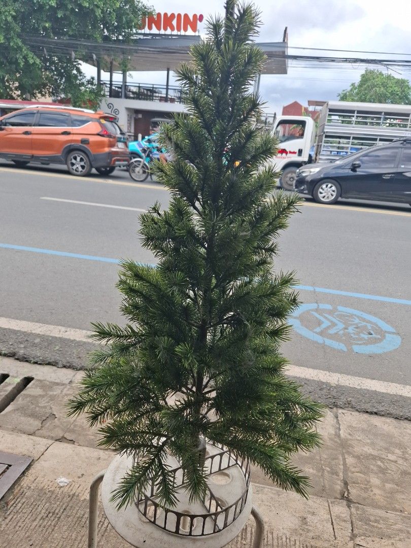 Mini Christmas tree (Category: Other Home Decor) located in Manila. Submitted by rocksolid227 (Listing ID 1462709684, Image 2). Description: -small Christmas tree - good for saving space - good for decoration.