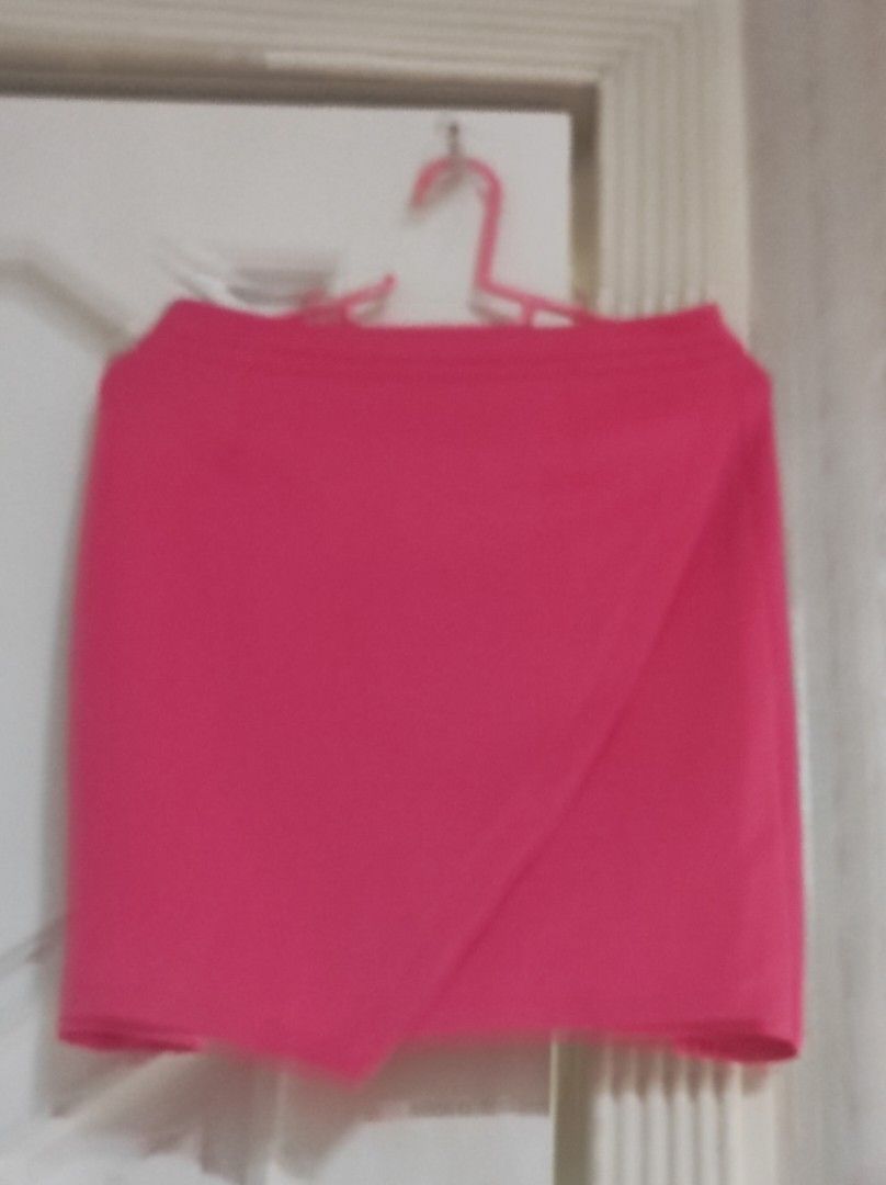 mini skirt pink (Category: Skirts) located in Bocaue. Submitted by jessdcluters (Listing ID 1462801979, Image 1). Description: .