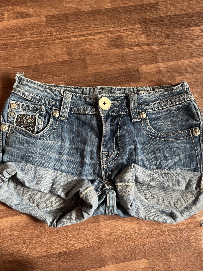 Miss Me (short) (Category: Shorts) located in San Pablo. Submitted by aiiyyrainnn (Listing ID 1462708286, Image 2). Description: .