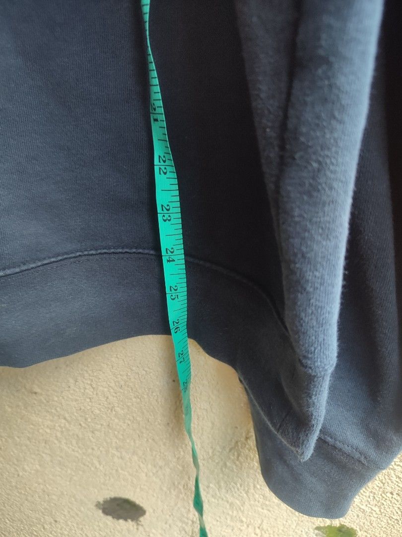 Mitchell&ness (Category: Hoodies) located in Batangas. Submitted by byahenipeanut (Listing ID 1462689101, Image 3). Description: excellent condition 9.7/10 color rate.
