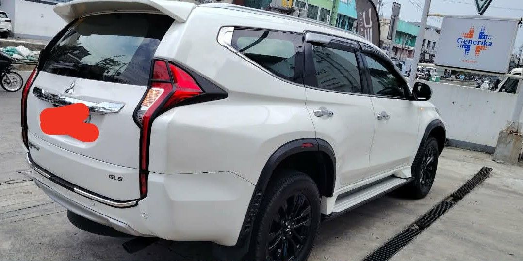 Mitsubishi Montero gls gls Auto (Category: Used Cars) located in Malabon City. Submitted by 1988lovero (Listing ID 1462866697, Image 1). Description: Rush for sale Mitsubishi montero sport gls 2017 automatic transmision Savanna white Complete papers sya na mismo owner sa papel registered until June 2027 Bagong mags 3.5 brandnew and tires Bagong tinted 3m Super lamig ng aircon Super good transmision 74k odo orig... Pm nlang sa interesado Plss call
