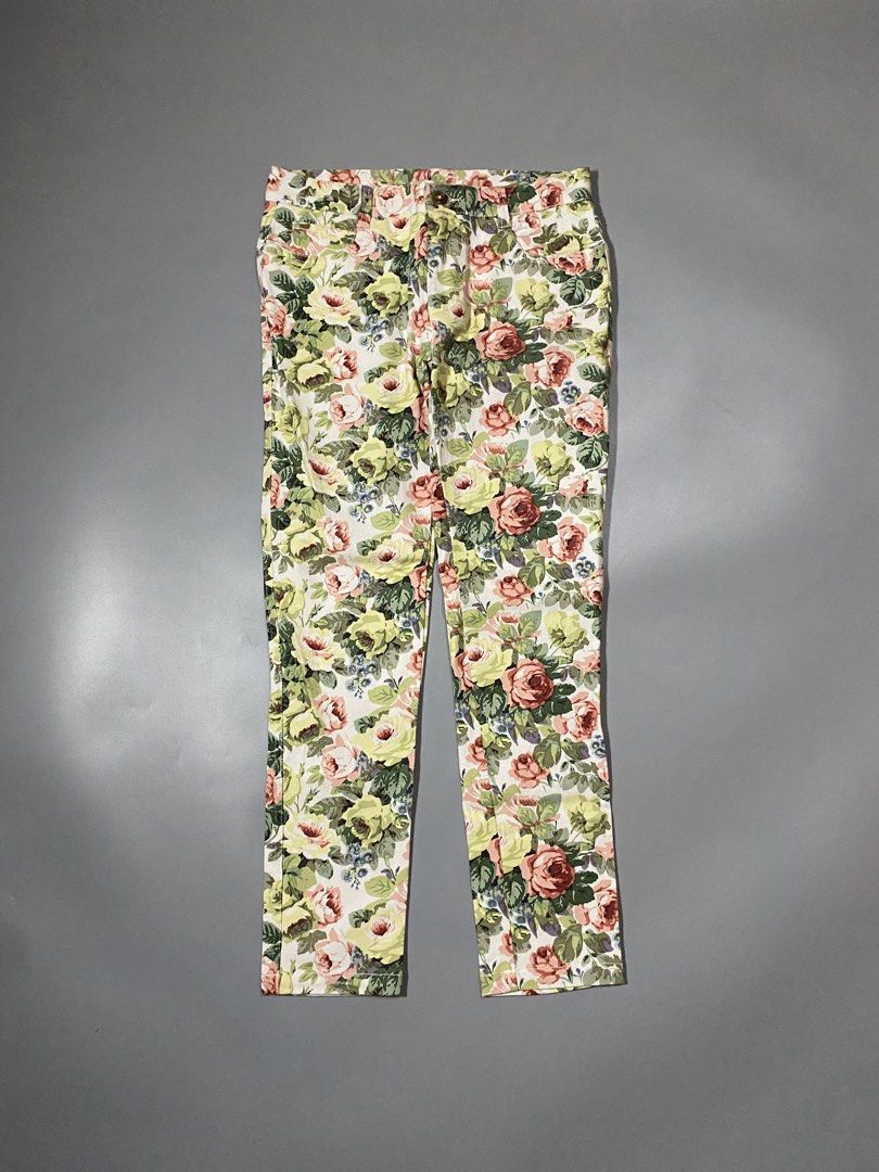 Miu Miu Floral Trouser Pants (Category: Luxury Apparel) located in Manila. Submitted by curatedvg. (Listing ID 1462821291, Image 1). Description: Miu Miu Floral Trouser Pants Waist: 30 inches Length: 35 inches Inseam: 26 inches Rise: 10 inches Tagged size - IT 38 Fits M / Medium Excellent condition No issues No stains or pinholes Interested? Send me a message or offer. 📥.