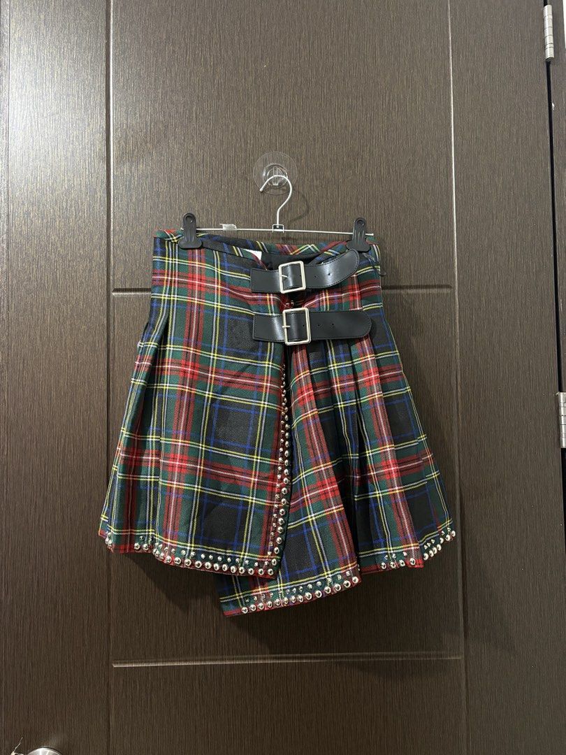 MIU MIU SCOTTISH PLAID SKIRT (Category: Luxury Apparel) located in Naga. Submitted by sislovesme (Listing ID 1462711652, Image 3). Description: •9.5/10 CONDITION •NO FLAWS •CUT MAIN TAG •WAIST 13 INCHES •L 17.5 INCHES.