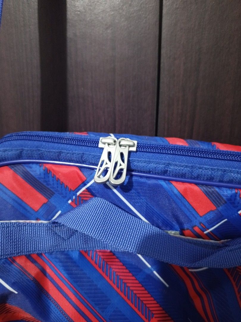 Mizuno Mini drum bag (Category: Sling Bags) located in Santa Maria. Submitted by paulo-garcia21 (Listing ID 1462792961, Image 3). Description: 10 inches width 8 inches lenght no flaws.