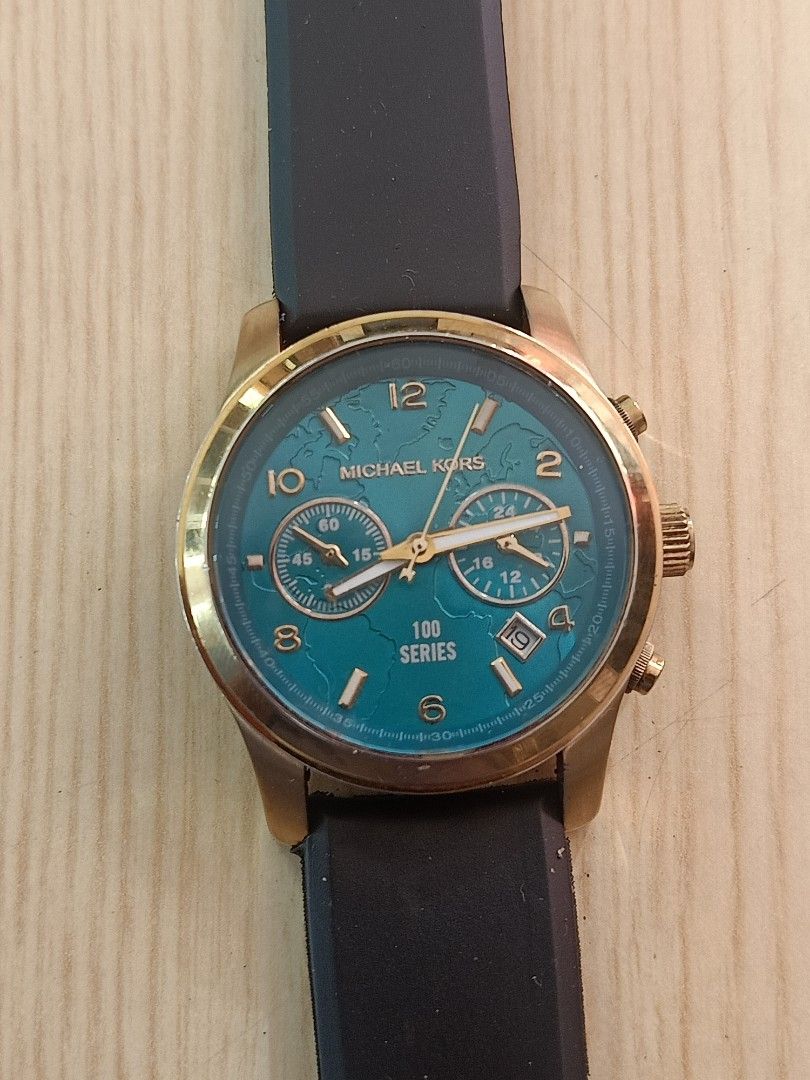 Mk hunger stop (Category: Women's Watches) located in Las Pinas. Submitted by quick_deals_great_finds2 (Listing ID 1462682335, Image 2). Description: Original good working condition Quartz with battery 38mm medium unisex.