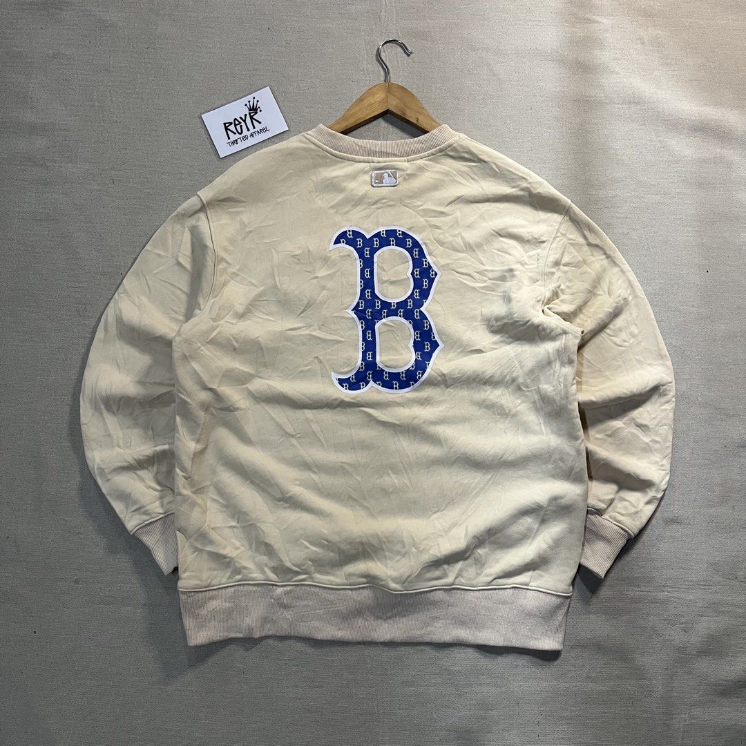MLB Boston Sweatshirt (Category: Coats, Jackets and Outerwear) located in Batangas. Submitted by reyr. (Listing ID 1462858939, Image 1). Description: Dimes: 22” width | 27” length Condition: Excellent Color rate: 9.5/10 Issue: ❌.