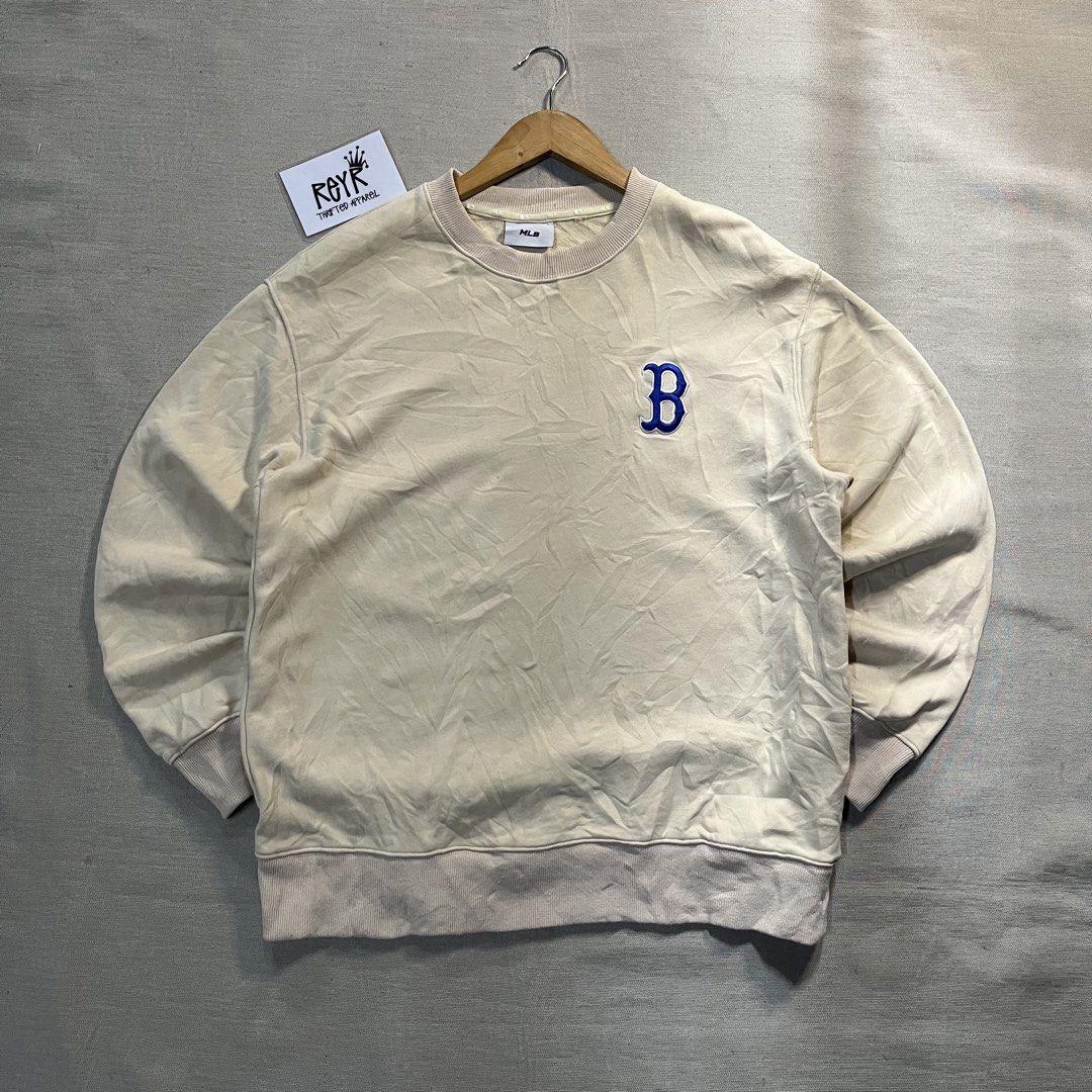 MLB Boston Sweatshirt (Category: Coats, Jackets and Outerwear) located in Batangas. Submitted by reyr. (Listing ID 1462858939, Image 3). Description: Dimes: 22” width | 27” length Condition: Excellent Color rate: 9.5/10 Issue: ❌.