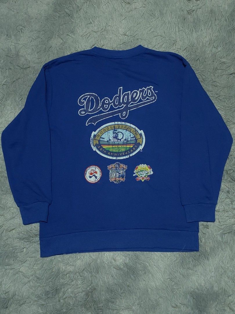 MLB LA DODGERS (Category: Formal Shirts) located in Abulug. Submitted by humanwhosellthings (Listing ID 1462719384, Image 2). Description: MLB LA DODGERS ✅️Size: Small - Medium ✅️Dimes: 19W x 24.5L ✅Condition: Excellent ✅Issue: Cut maintag only, design po yung parang cracks sa print👌 ✅Color Rate: 9.5/10.