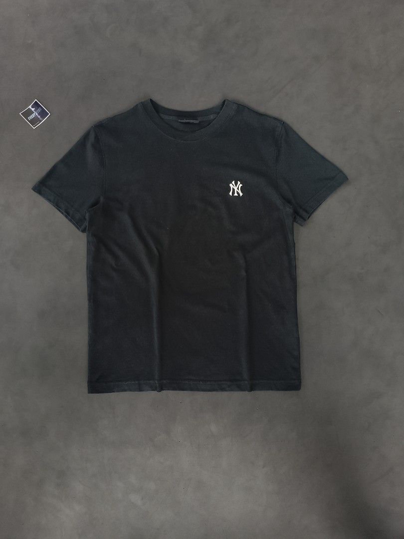 Mlb minimalist logo t shirt (Category: Tshirts & Polo Shirts ) located in Magsaysay. Submitted by every.w3ar (Listing ID 1462833197, Image 1). Description: check each photo for more details no issue ❌.