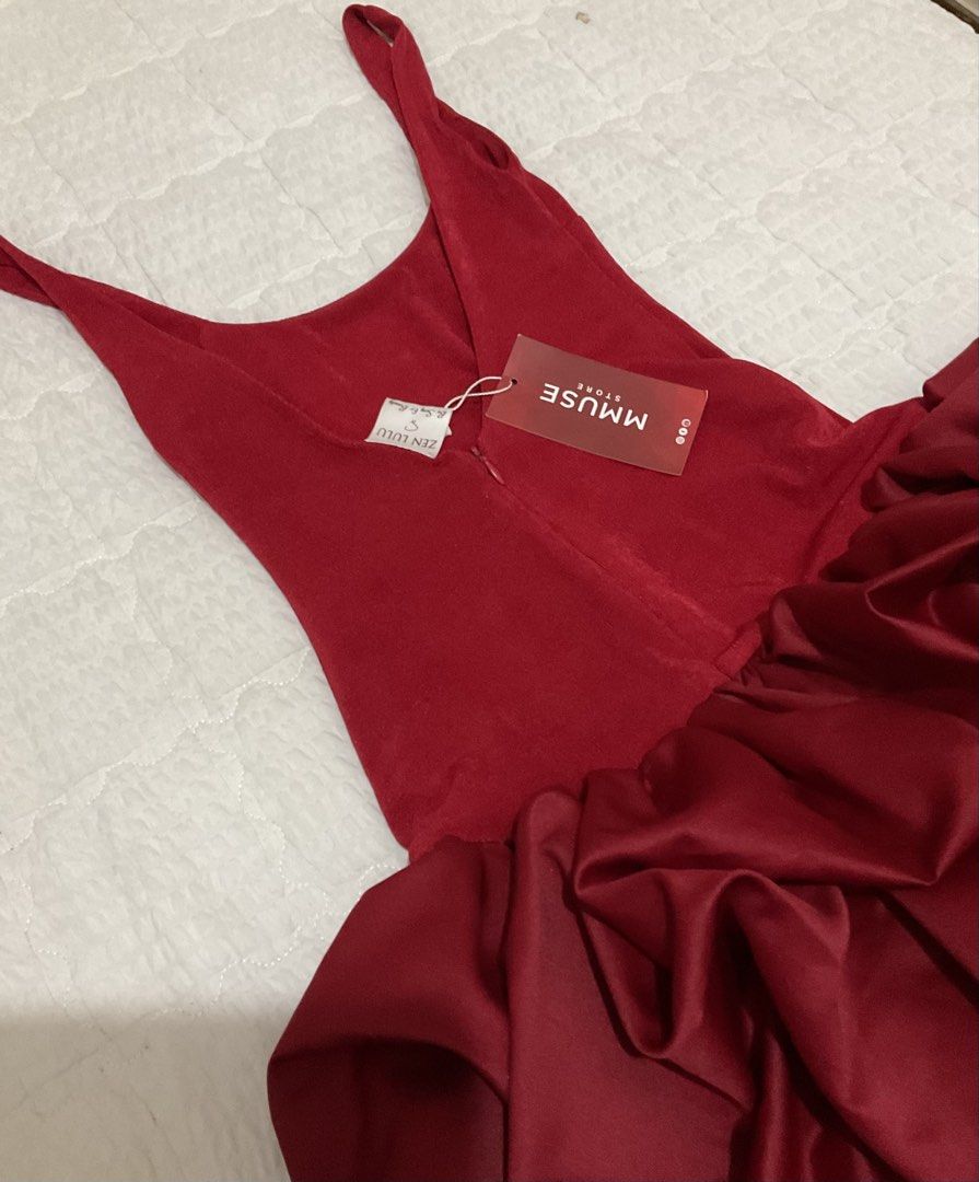 MMUSE Party red dress (Category: Dresses) located in Manila. Submitted by cessk (Listing ID 1462692846, Image 3). Description: Never used dress Size Small Message me for more details.