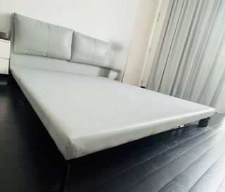 (Category: ) located in . Submitted by etrader (Listing ID 1462697035, Image 1). Description: .