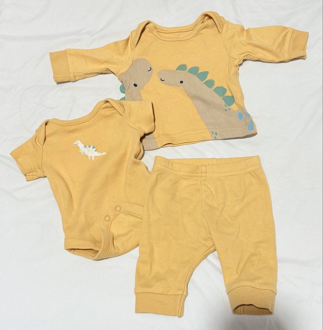 MOTHERCARE 3sets Bundle (Category: Babies & Kids Fashion) located in Subic. Submitted by luxbytasha (Listing ID 1462745629, Image 1). Description: - Brand: Mothercare - Size: Suitable for babies aged 1-3 months - Ideal for: Everyday wear, baby shower gift, or a thoughtful present.