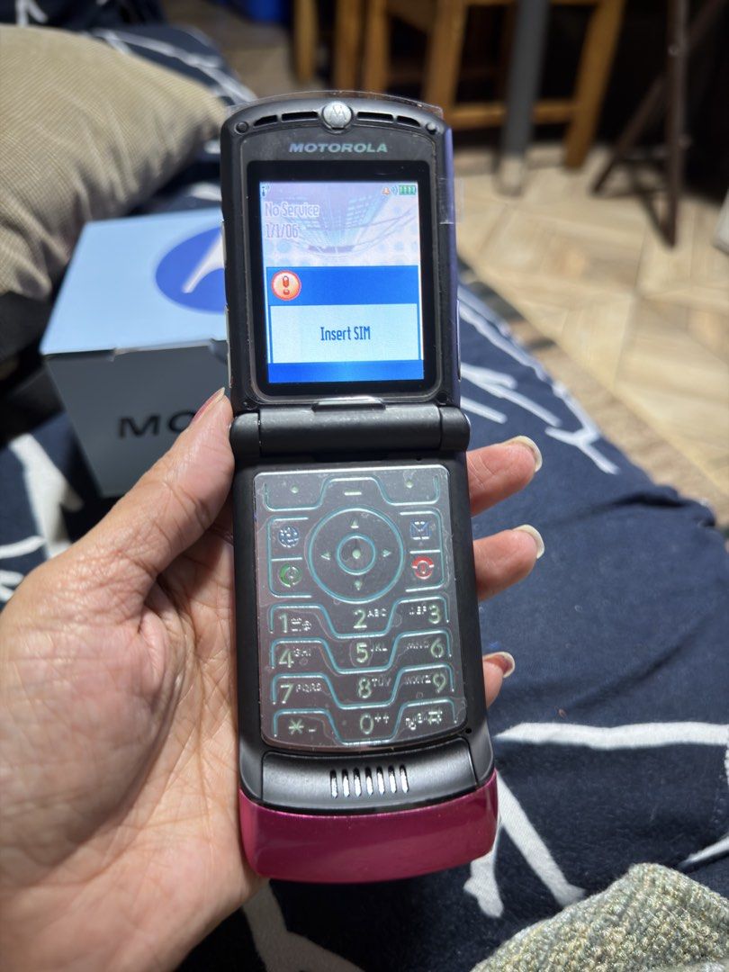 motorola v3 pink (Category: Early Generation Mobile Phones) located in Quezon City. Submitted by auspv_collections (Listing ID 1462838934, Image 2). Description: 📱VINTAGE PHONES ONHAND 📍nokia 8310 - 2,800 📍nokia 5300 - 4,000 📍nokia 3310 - 3,500 📍nokia 6510 - 3,500 📍nokia 6300 - 2,800 📍nokia 5110 - 4,000 📍nokia 6150 - 3,500 📍nokia 6120 - 2,300 📍motorola v3 - 3,000 📍samsung e1272 - 1,800.