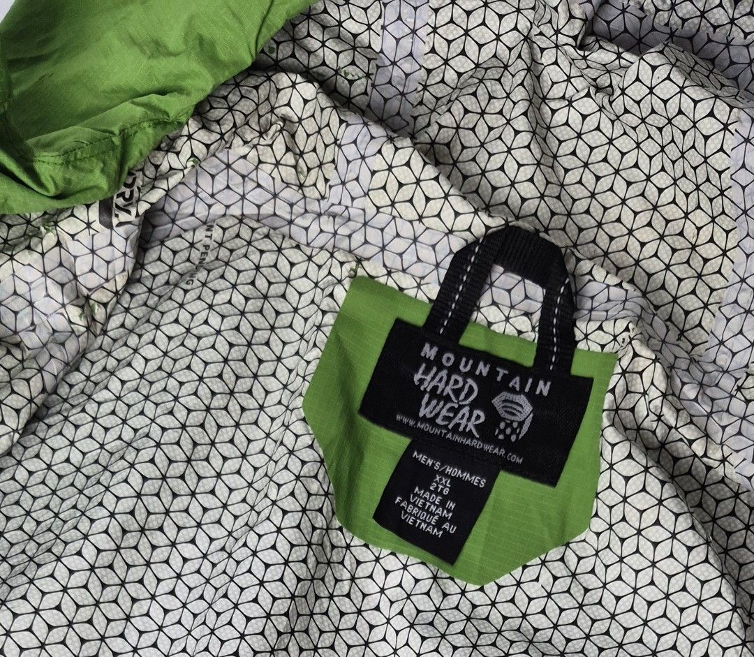 Mountain Hardwear Dry.Q EVAP Green Jacket (Category: Coats, Jackets and Outerwear) located in Taguig. Submitted by regimennn (Listing ID 1462813003, Image 3). Description: Mountain Hardwear Plasmic Rain Jacket Dry.Q EVAP Waterproof membrane. Size XL - XXL Dimensions: 25 x 30.