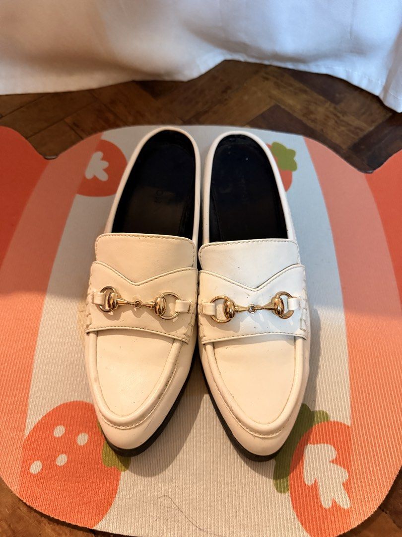 Moussy White Leather Mules Loafers (Category: Flats & Sandals) located in Paranaque City. Submitted by hanamazing (Listing ID 1462869796, Image 2). Description: size 8 bought it in japan.