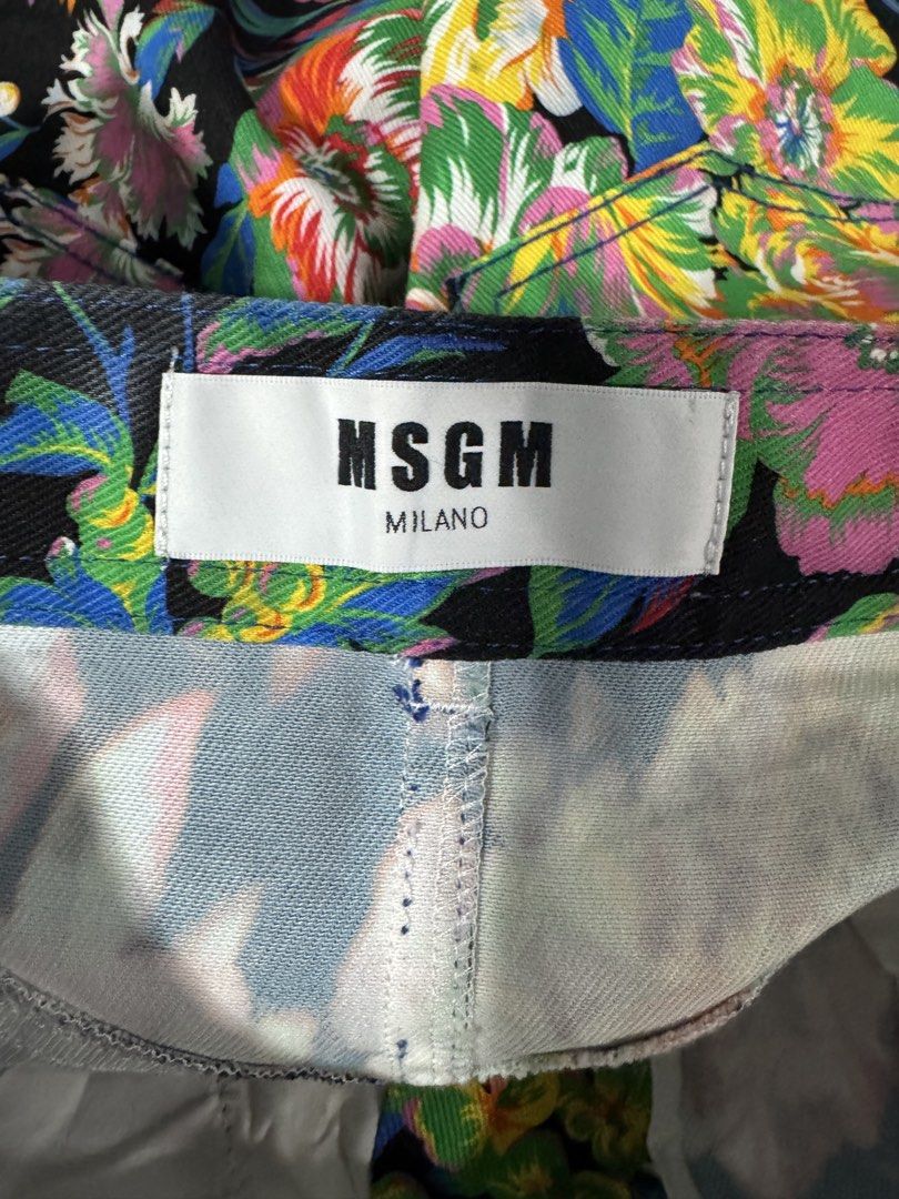 MSGM floral denim skirt (Category: Luxury Apparel) located in General Santos City (Dadiangas). Submitted by curatedstuffs101 (Listing ID 1462743602, Image 3). Description: Like new No flaws Color rate:10/10 Size: medium on tag Pls refer to the photos attached for the exact measurement. Low ballers will not be entertained .