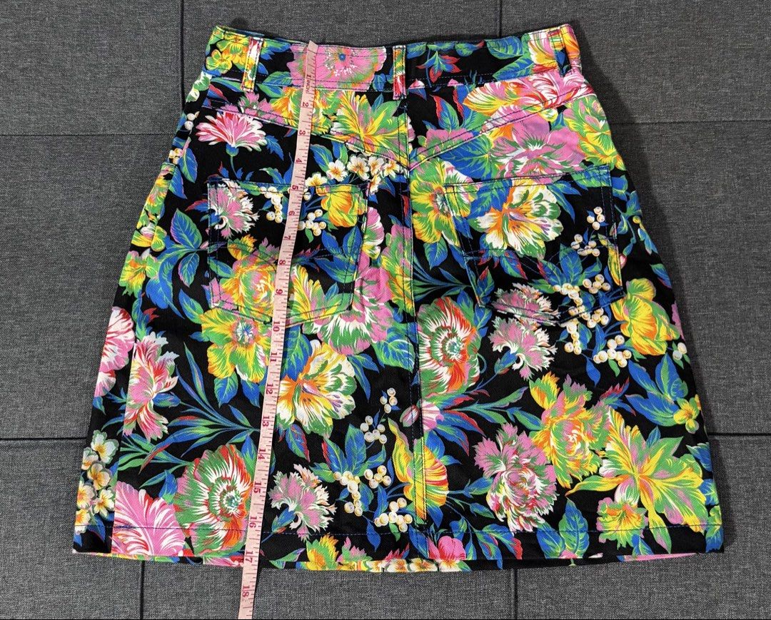 MSGM floral denim skirt (Category: Luxury Apparel) located in General Santos City (Dadiangas). Submitted by curatedstuffs101 (Listing ID 1462743602, Image 2). Description: Like new No flaws Color rate:10/10 Size: medium on tag Pls refer to the photos attached for the exact measurement. Low ballers will not be entertained .