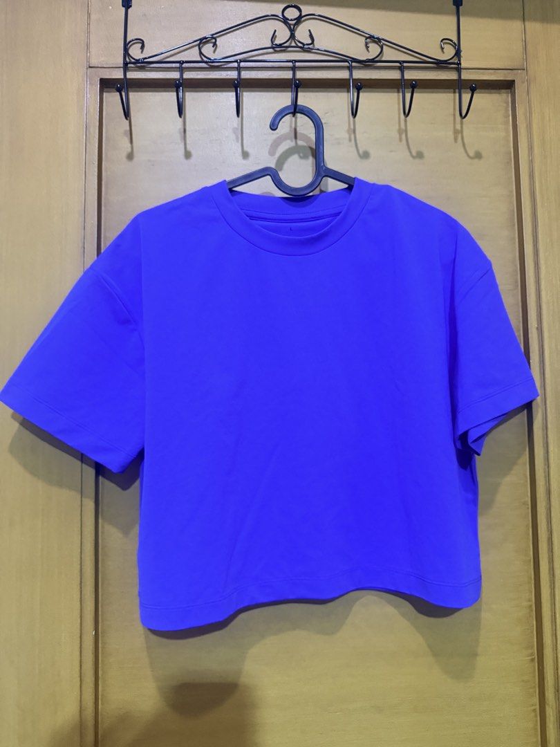 Muji Active Workout boxy top (Category: Activewear) located in Taguig. Submitted by denpaz (Listing ID 1462706467, Image 1). Description: .