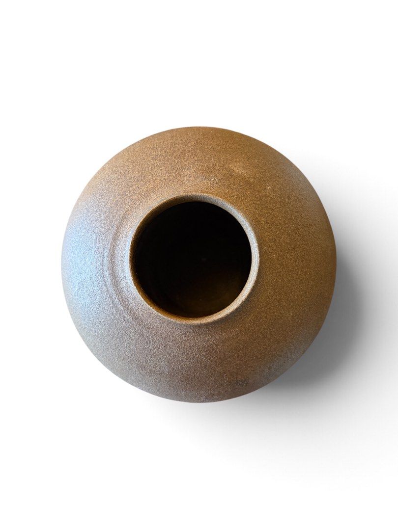 Multicolor Spotted Textured Dark Stoneware Japanese Vase (Category: Vases & Decorative Bowls) located in Paranaque City. Submitted by peariwinkle (Listing ID 1462733077, Image 2). Description: Payment via GCash / bank transfer & shipping through lalamove car or gogoexpress. Pick-up also available. Shipping is shouldered by buyer. H: 8in D: 10in Mouth: 4in.