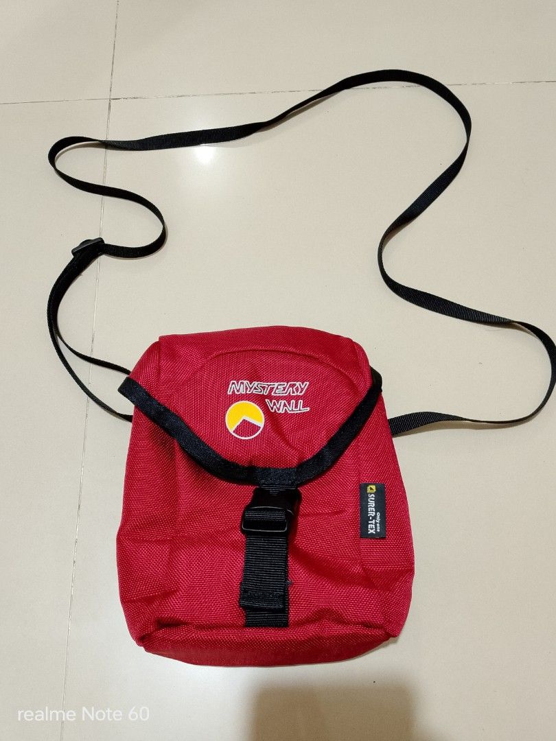 Mystery Wall Bang pack - sling bag (Category: Sling Bags) located in Tagum. Submitted by tgm2023 (Listing ID 1462866155, Image 2). Description: Mystery Wall Bang pack Like new condition Size : Width - 11.5cm Length - 16.5 cm Depth - 7cm Fabric : 1000D nylon, Water repellent ✅ Adjustable & Detachable strap ✅ Can be used as Bag attachment or belt attachment ✅ Can also be used as a chalk bag ✅ kasya ang Iphone or any android phones ✅ 🏷️500.⁰⁰.