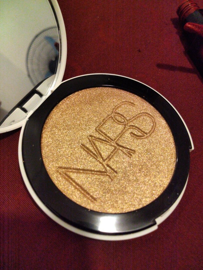 Nars highlighter (Category: Makeup) located in Silang. Submitted by clementinelovestodeclutter (Listing ID 1462876417, Image 2). Description: Auth Nars highlighter Shade: Ophelia Condition: Bnew, unused. No box 650.