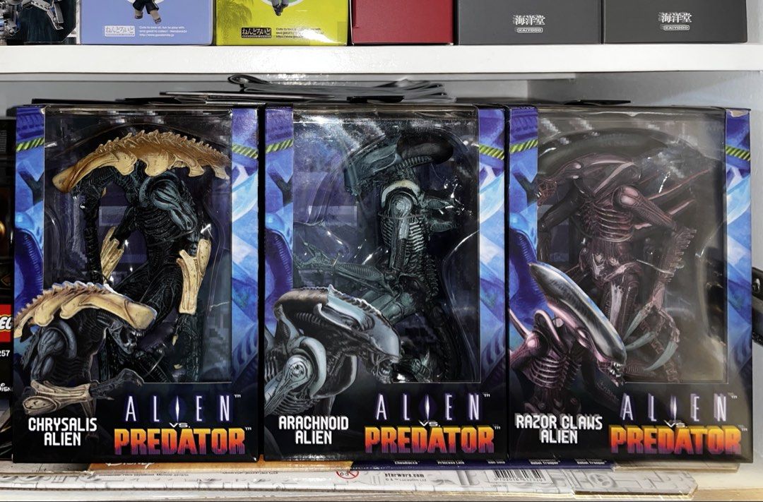 NECA Alien vs Predator Arcade Appearance (Category: Figurines & Statues) located in Mandaluyong City. Submitted by broly_broccoli_eater (Listing ID 1462855645, Image 1). Description: -BNEW - 2k each: - Chrysalis Alien - Arachnoid Alien - Razor Claws Alien - nego if buying in set - Authentic NECA figure.