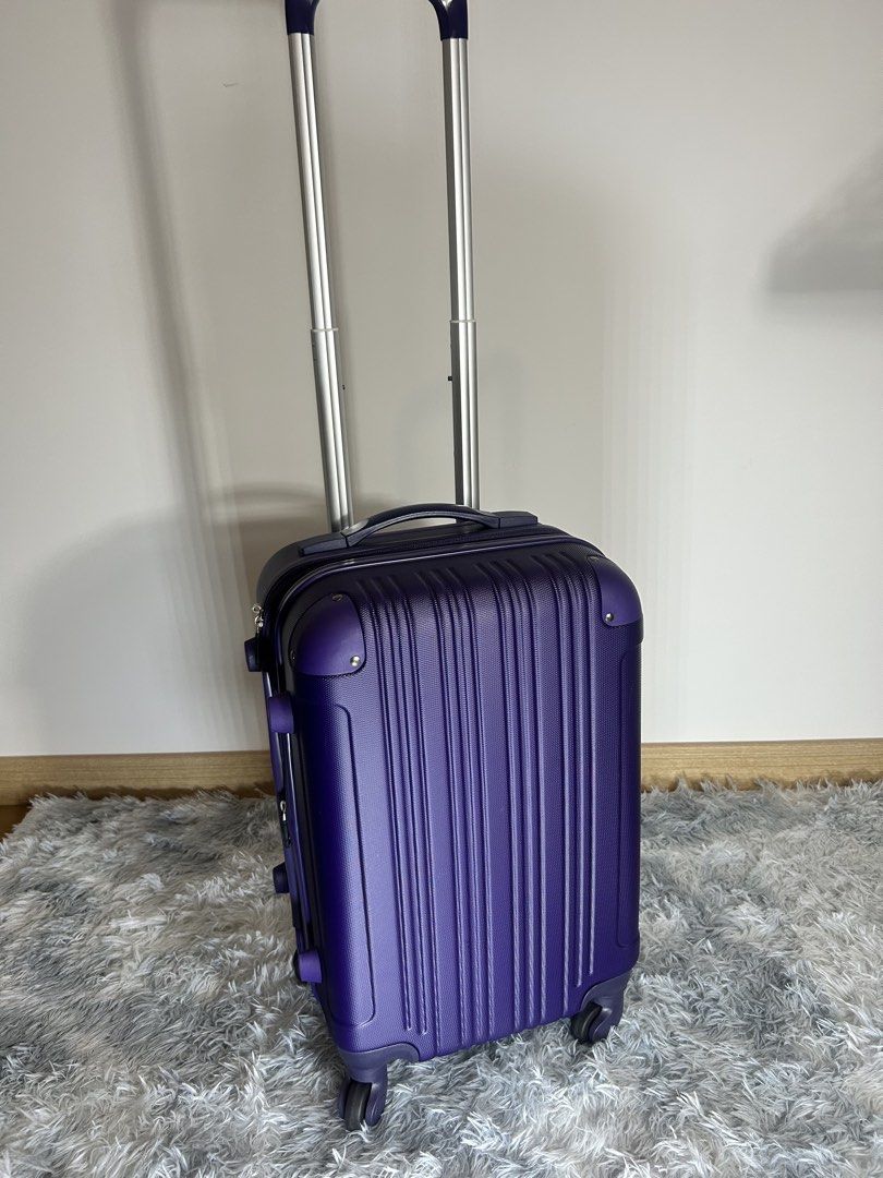 New ： Legend Walker purple 20 inch expandable luggage； Legend Walker 20 吋紫色實淨可擴展行李箱 54 x 35 x 23cm （ + 3cm） （分類：旅遊 - 旅行必需品及用品）位於 Hong Kong。 由 fashiontrade_luggage_company 提交（商品編號 1462810457，圖片 2）。簡介： TSA lock expandable reliable 防刮花板料。